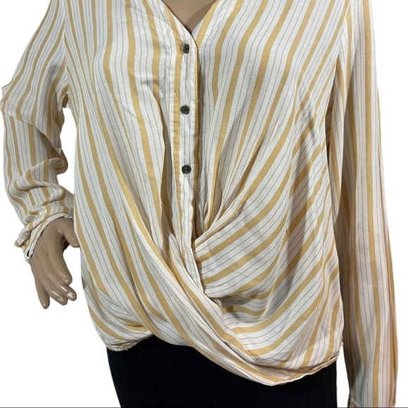Ana Yellow and white striped button up top - Picture 4 of 10